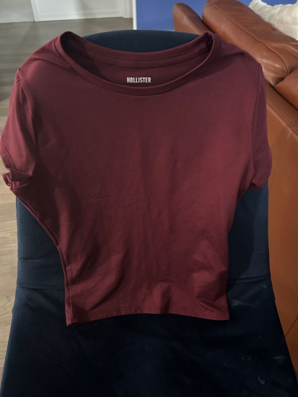 Hollister Women's Short-Sleeve Crewneck Top in Burgundy